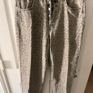 Universal Thread Tan High-Waisted Jeans